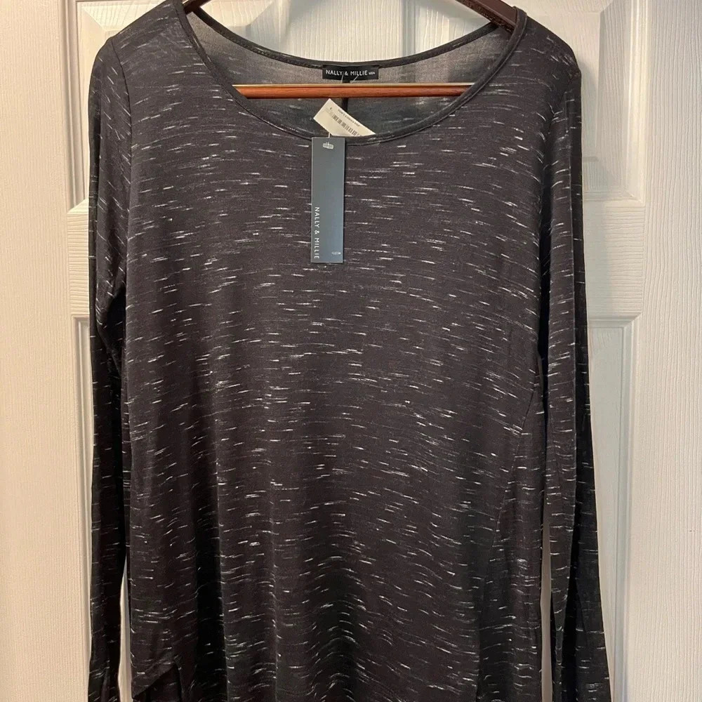 Nally & Millie scooped neck women top tunic, size medium, made in USA NWT